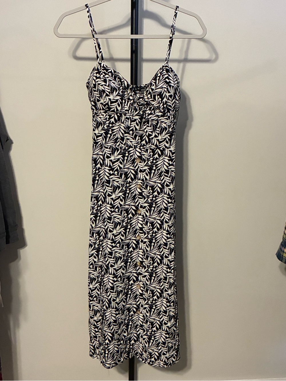 New! As U Wish Black and White Leaf-Print Midi Dress Large